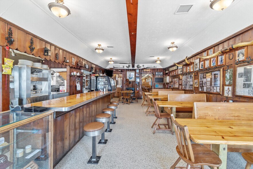 More Photos Of 110 W Bailey St, Ponder Restaurant For Sale