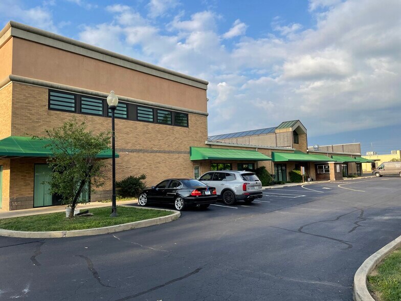 More Photos Of 1811-1933 University Blvd, Anderson General Retail For Sale