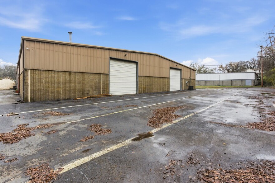 More Photos Of 213 Whitsett Rd, Nashville Warehouse For Sale