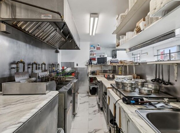 More Photos Of 1195 Boul Maloney E, Gatineau Freestanding For Sale