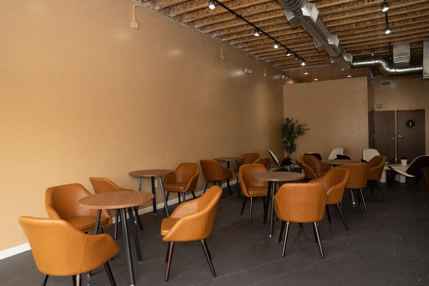 More Photos Of 5911-5913 Hollywood Blvd, Los Angeles Restaurant For Lease