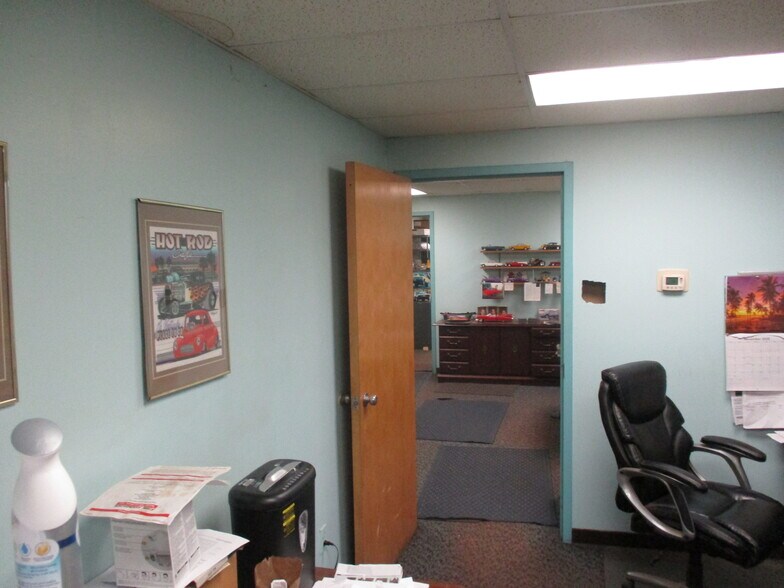 More Photos Of 3745 Dykstra Dr NW, Grand Rapids Manufacturing For Sale