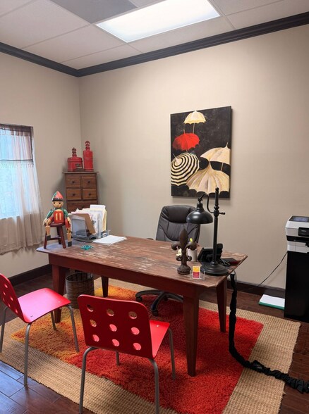 More Photos Of 150 Pine Forest Dr, Shenandoah Medical For Lease