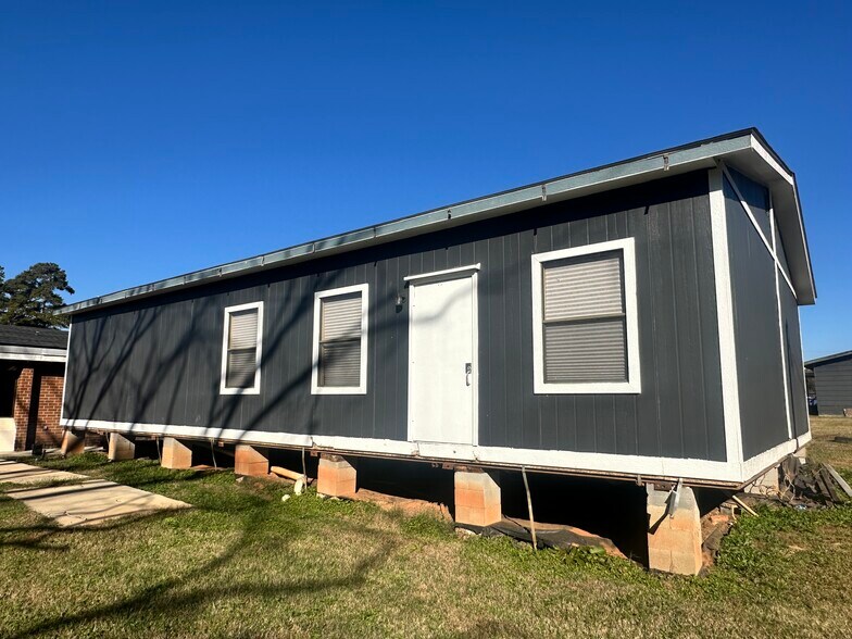 More Photos Of 504 Martin Luther King Jr Dr, Greensboro Daycare Center For Sale