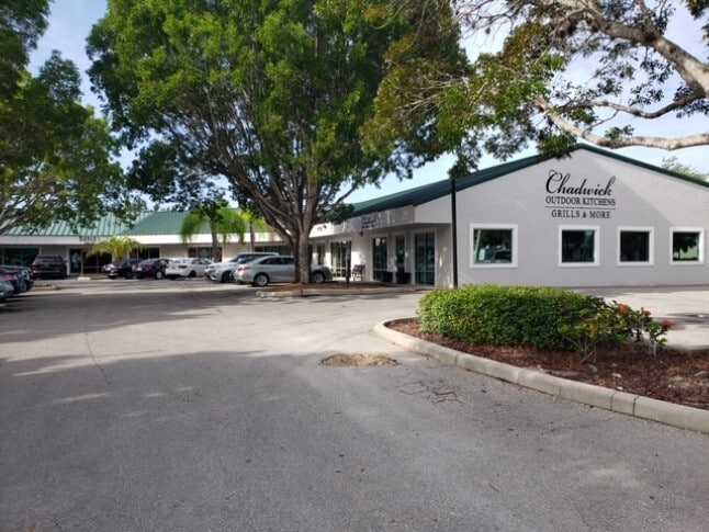 More Photos Of 1826 Trade Center Way, Naples Showroom For Lease