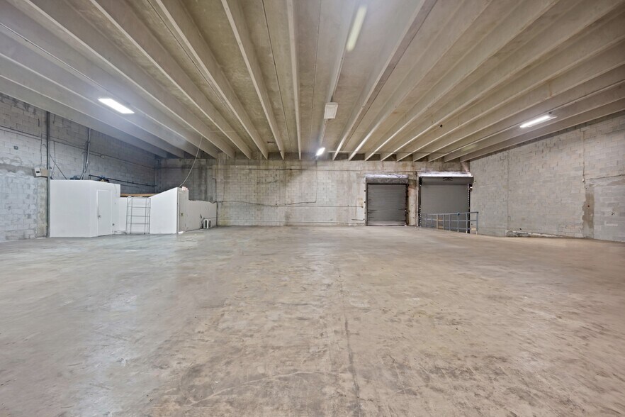 More Photos Of 5220 NW 72nd Ave, Miami Warehouse For Sale