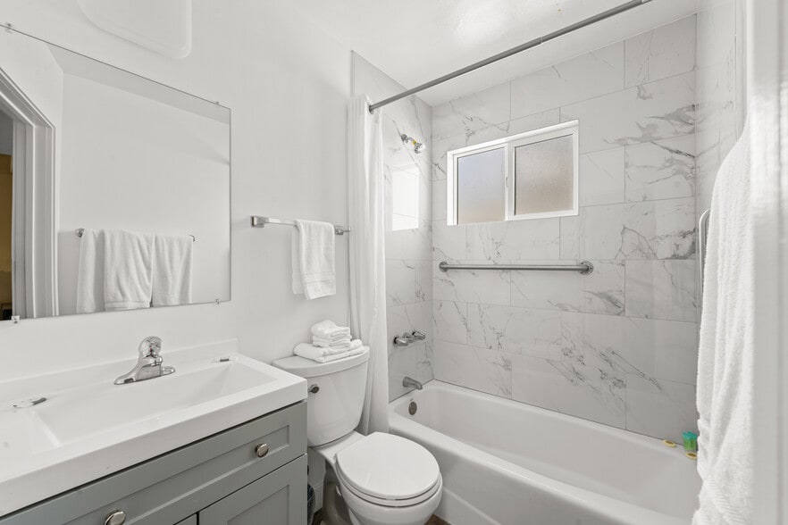 More Photos Of 1736 Santa Rosa Ave, Santa Rosa Hotel For Sale