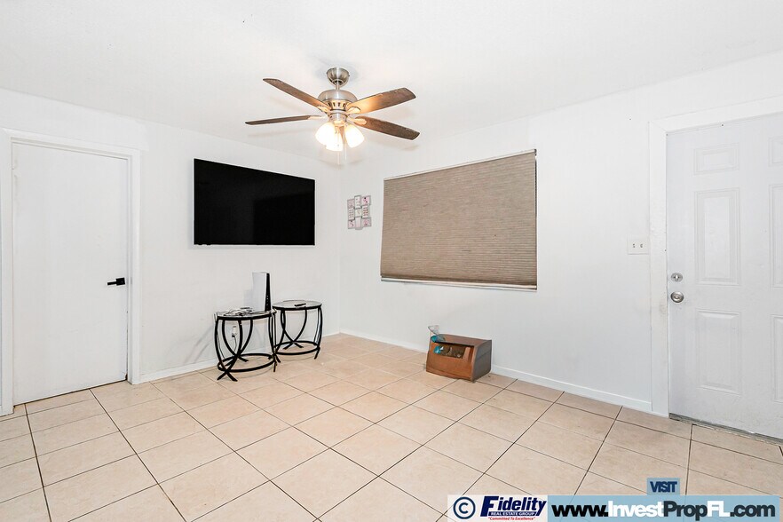 More Photos Of 404 NE 4th St, Pompano Beach Multifamily For Sale