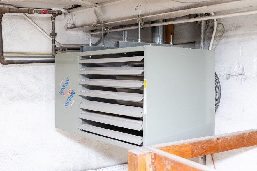 More Photos Of 8257 Frankford Ave, Philadelphia Auto Repair For Sale