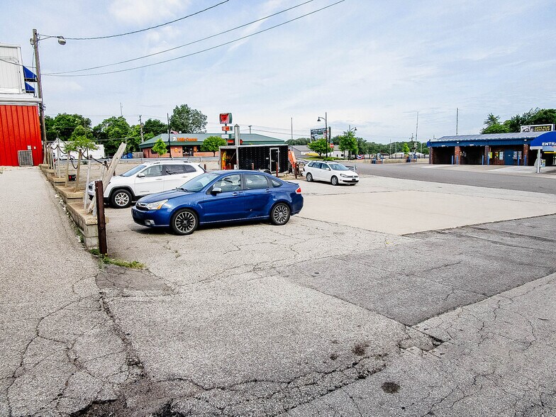 More Photos Of 116 N Main St, Kendallville Flex For Sale