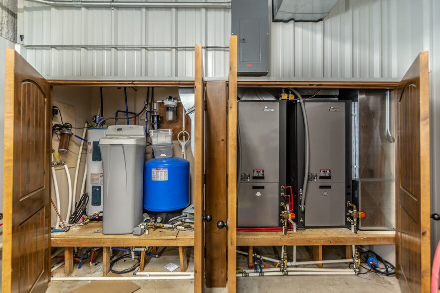 More Photos Of 1520 E Eagle Rd, Weatherford Light Manufacturing For Sale