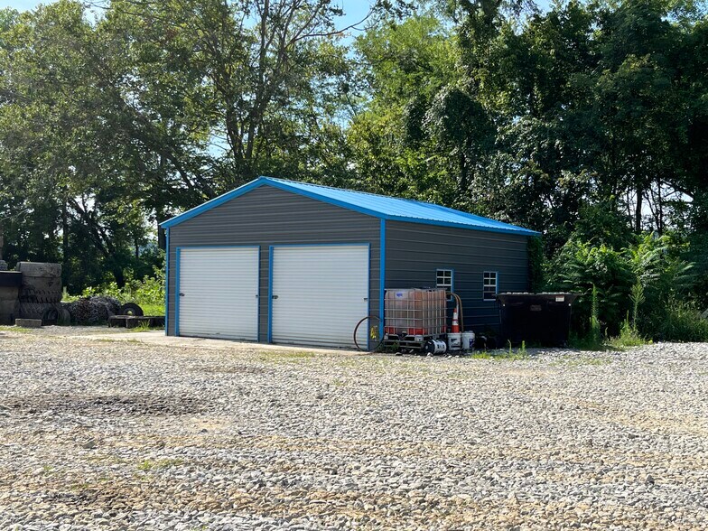 More Photos Of 3586 US HWY 42, Warsaw Office For Sale