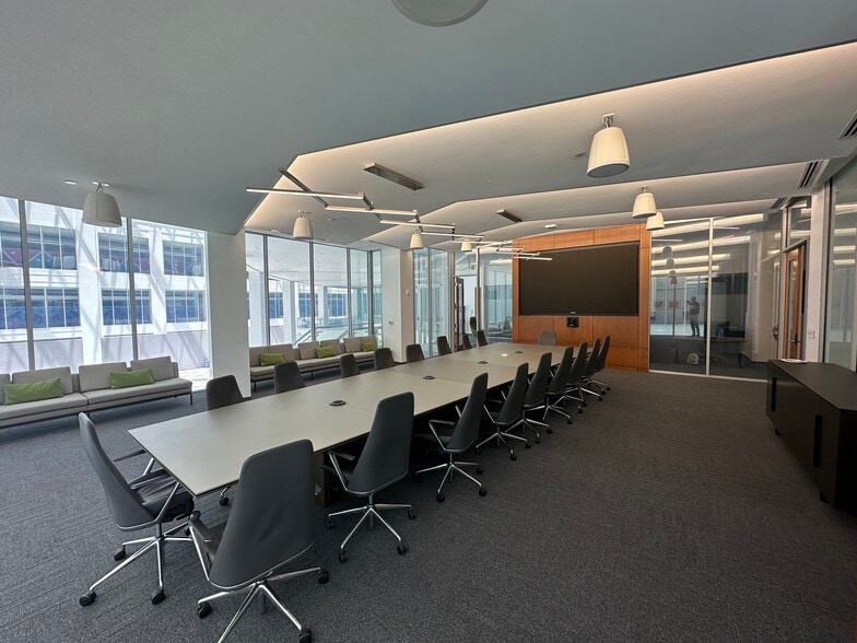 More Photos Of 150 Peabody Pl, Memphis Office For Lease