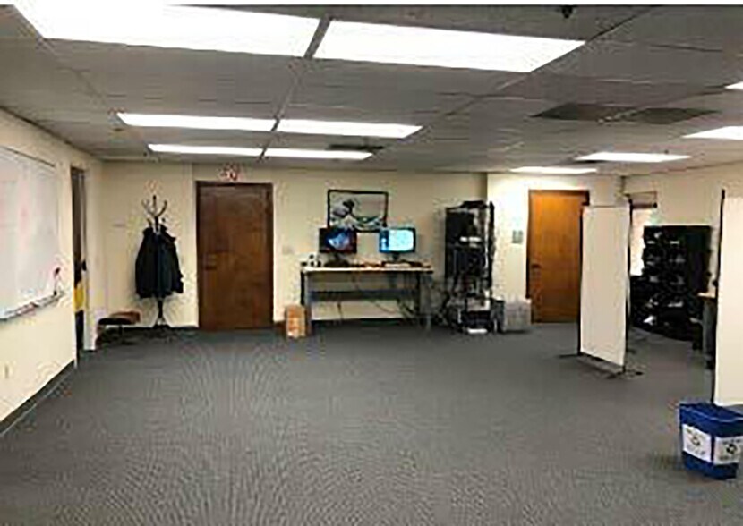 More Photos Of 4755 SW Watson Ave, Beaverton Office For Sale