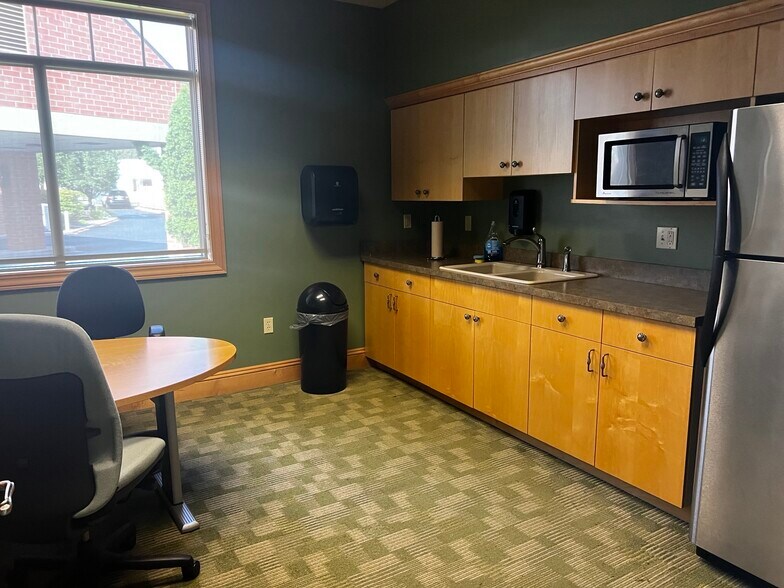 More Photos Of 900 W College Ave, Appleton Office For Lease