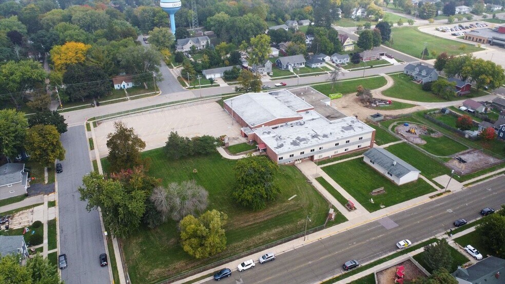 More Photos Of 520 E Holum St, Deforest Schools For Sale