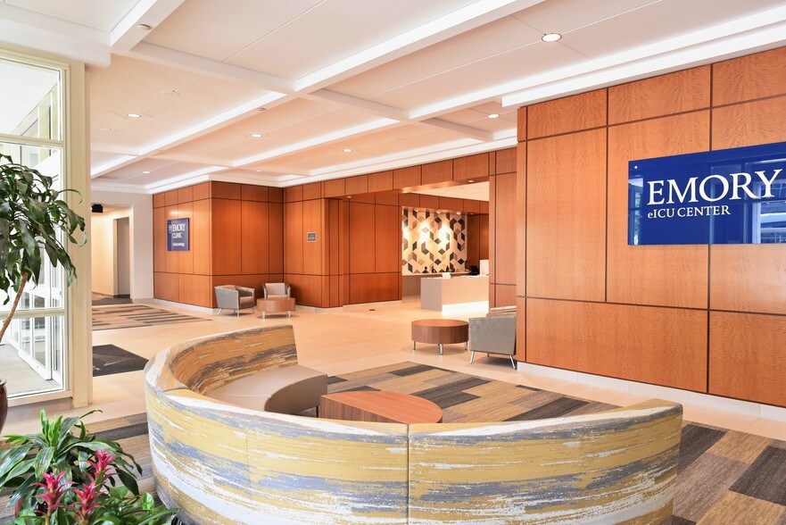 More Photos Of 5667 Peachtree Dunwoody Rd, Atlanta Medical For Lease