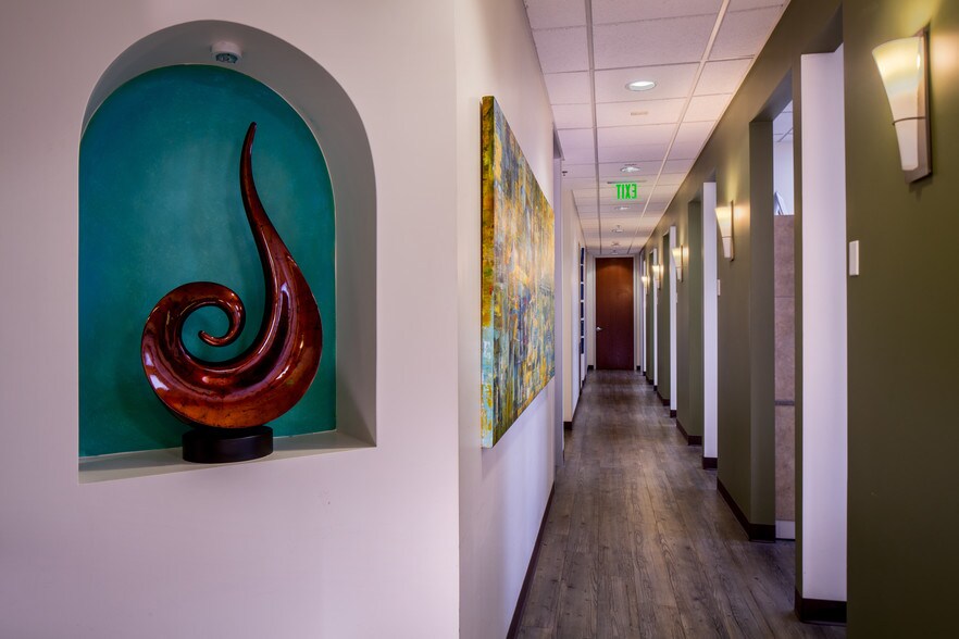 More Photos Of 18350 Roscoe Blvd, Northridge Unknown For Lease