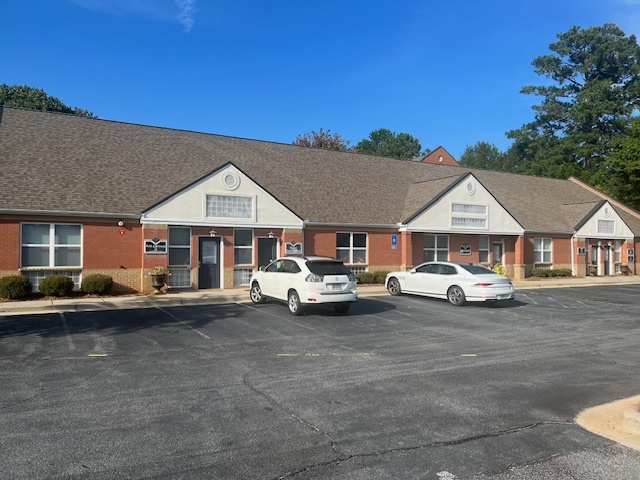 Primary Photo Of 2551 Roswell Rd, Marietta Medical For Sale