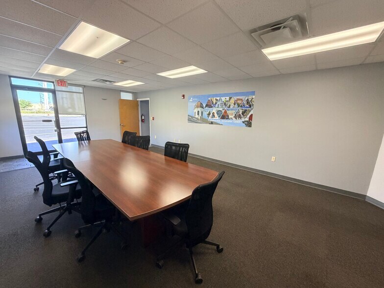 More Photos Of 115 Pat Thomas Pky, Quincy Office For Lease