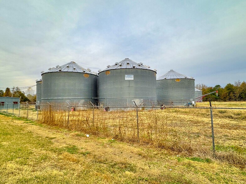 More Photos Of 600 Quitman St, Sledge Land For Sale