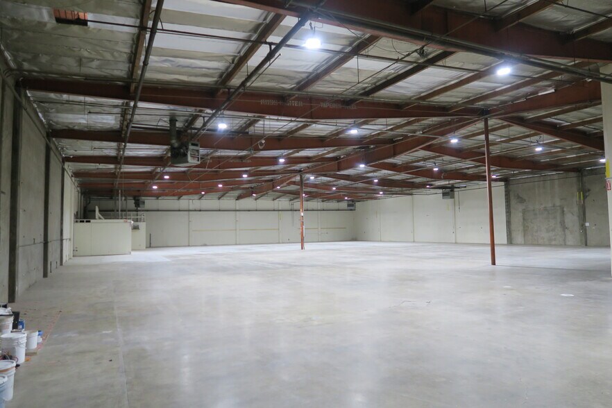 More Photos Of 6900 S Alameda St, Huntington Park Warehouse For Sale