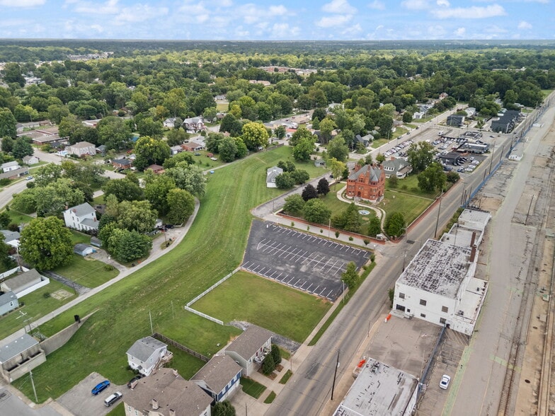 More Photos Of 1021 E Market St, Jeffersonville Land For Sale