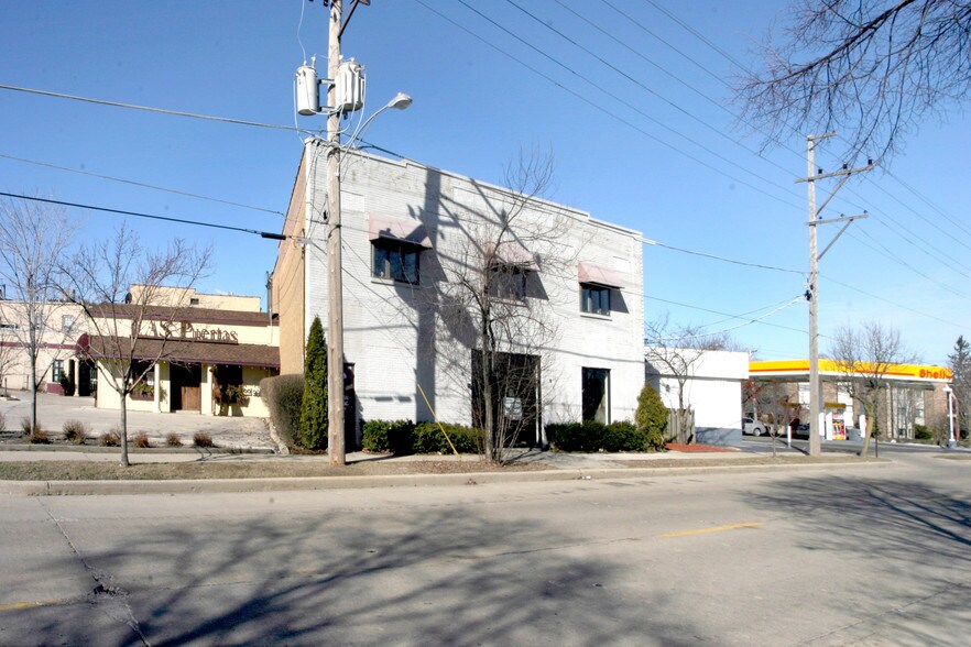 More Photos Of 2126 N First St, Highland Park Service For Sale