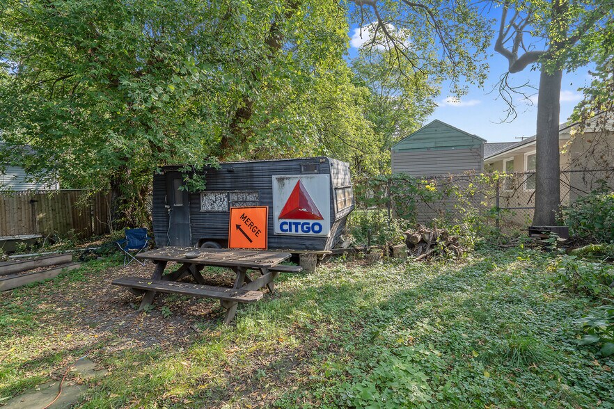 More Photos Of 363 W Seneca Tpke, Syracuse Bar For Sale