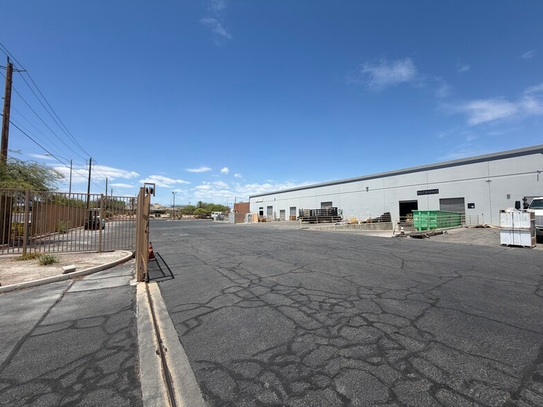 More Photos Of 6770 Bermuda Rd, Las Vegas Warehouse For Lease