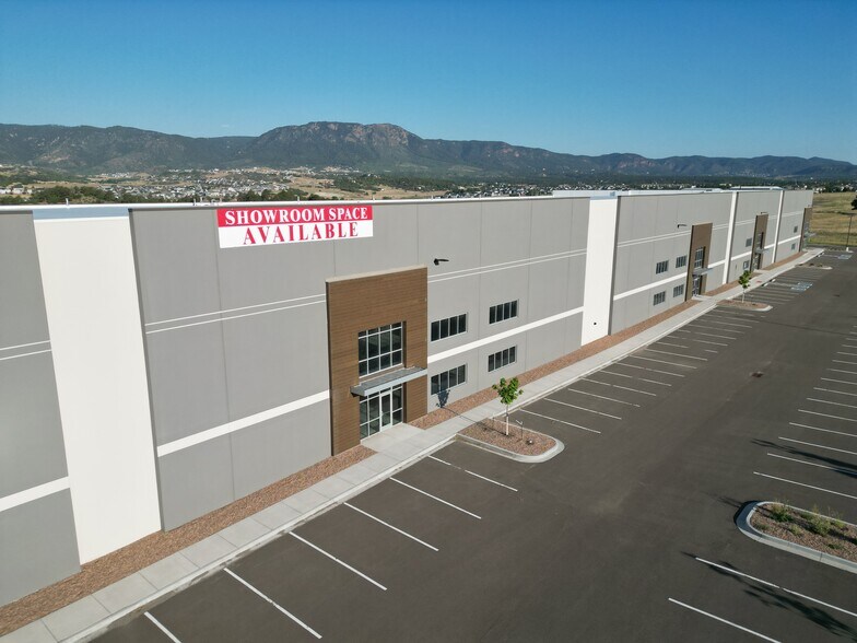 More Photos Of 15707 Terrazzo dr, Colorado Springs Showroom For Lease
