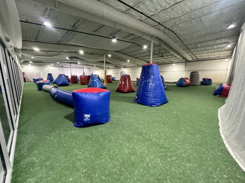 More Photos Of 11260 Hempstead Rd, Houston Warehouse For Lease