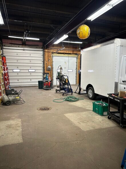 More Photos Of 711 Valley St, Manchester Warehouse For Sale