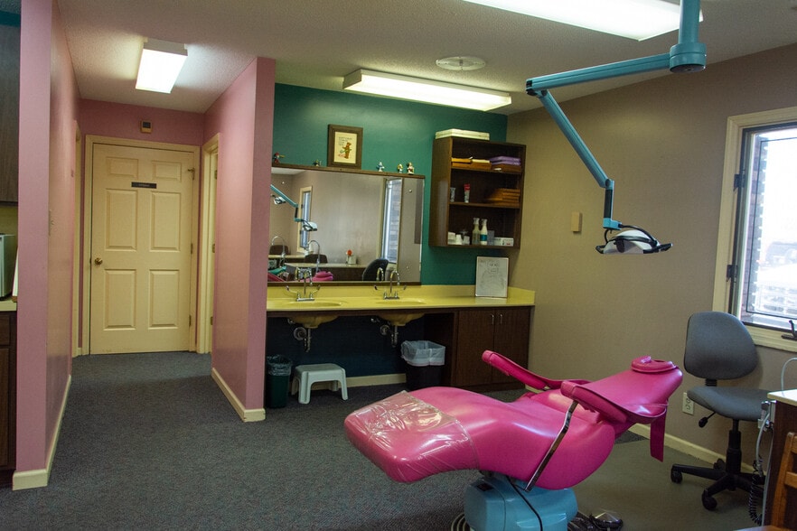 More Photos Of 1304 14th Ave SE, Decatur Medical For Sale