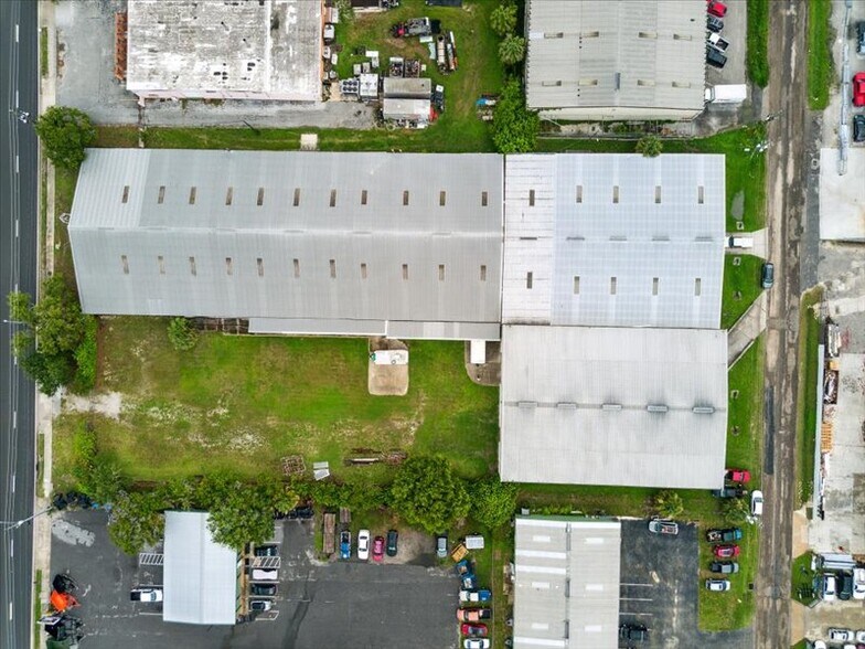 More Photos Of 12925 N 49th St, Clearwater Warehouse For Lease