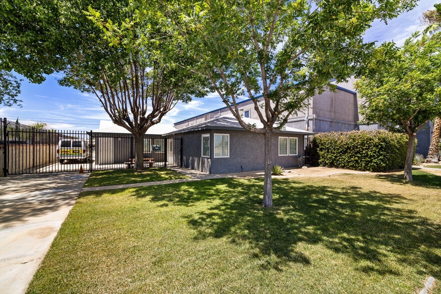 More Photos Of 44339 Beech Ave, Lancaster Schools For Lease