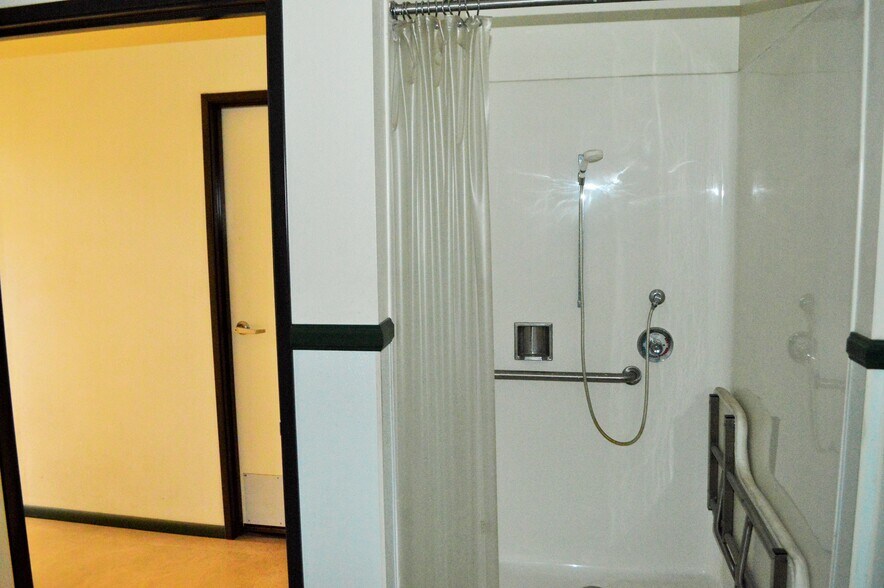 More Photos Of 2750 W Devonshire Ave, Hemet Freestanding For Sale