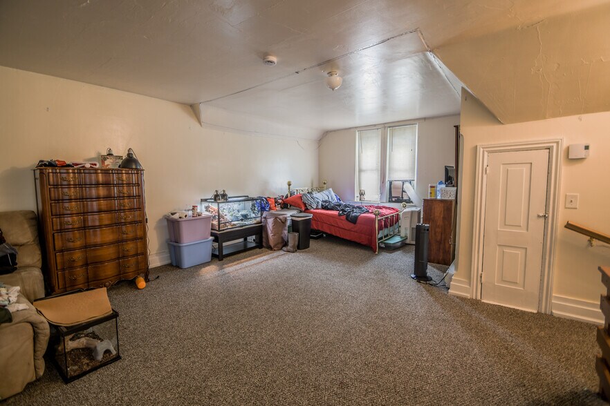 More Photos Of 1 S Main St, Richlandtown Apartments For Sale