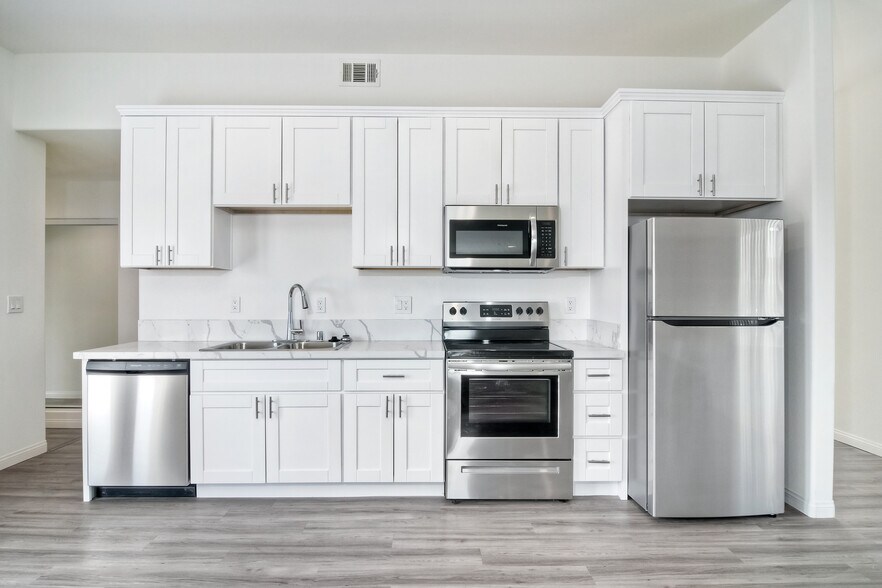 More Photos Of 819-825 D Ave, National City Apartments For Lease