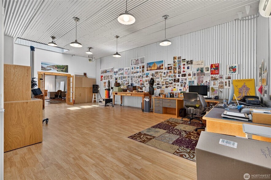 More Photos Of 112 1st Ave S, Ilwaco Storefront For Sale