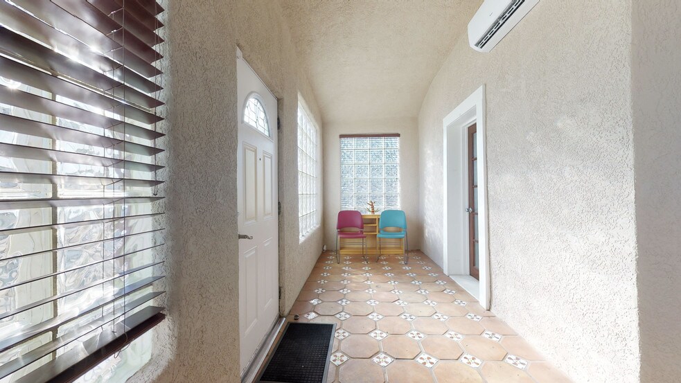 More Photos Of 1019 2nd St NW, Albuquerque Office For Sale