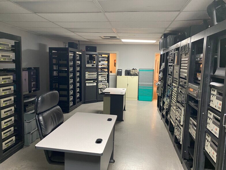 More Photos Of 6855 Vineland Ave, North Hollywood Warehouse For Sale