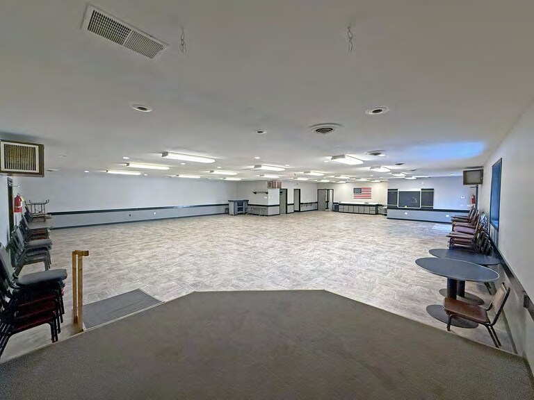 More Photos Of 704 E Washington St, Cuba Freestanding For Lease