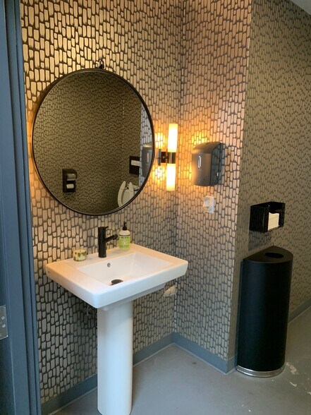 More Photos Of 1547 10th St, Santa Monica Loft Creative Space For Lease