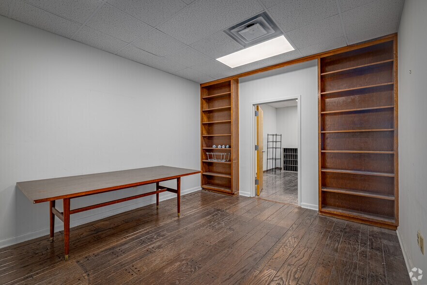 More Photos Of 343 N Charles St, Baltimore Office For Sale