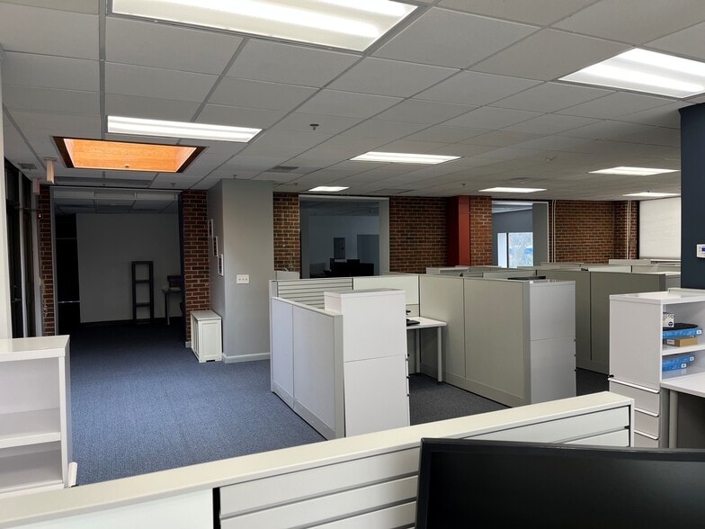 More Photos Of 200 Dexter Ave, Watertown Medical For Lease