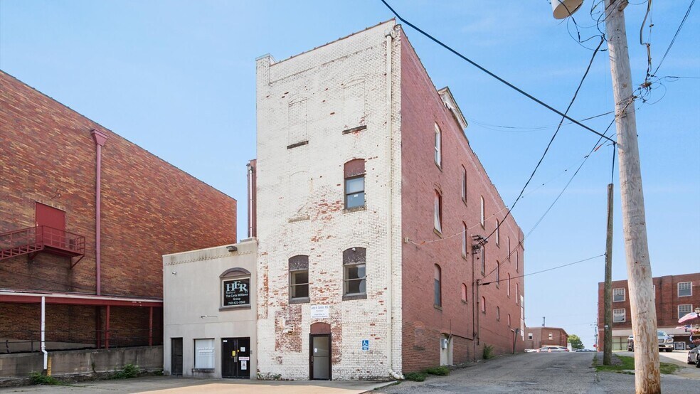 More Photos Of 927 Wheeling Ave, Cambridge Medical For Sale
