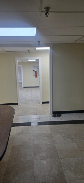 More Photos Of 5401 Sligh Ave, Tampa Auto Repair For Lease