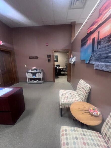 More Photos Of 270 Lake St, Penn Yan Office For Sale