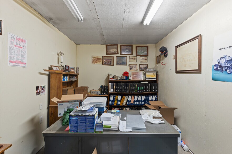 More Photos Of 60 US-54 Hwy, El Dorado Springs General Retail For Sale